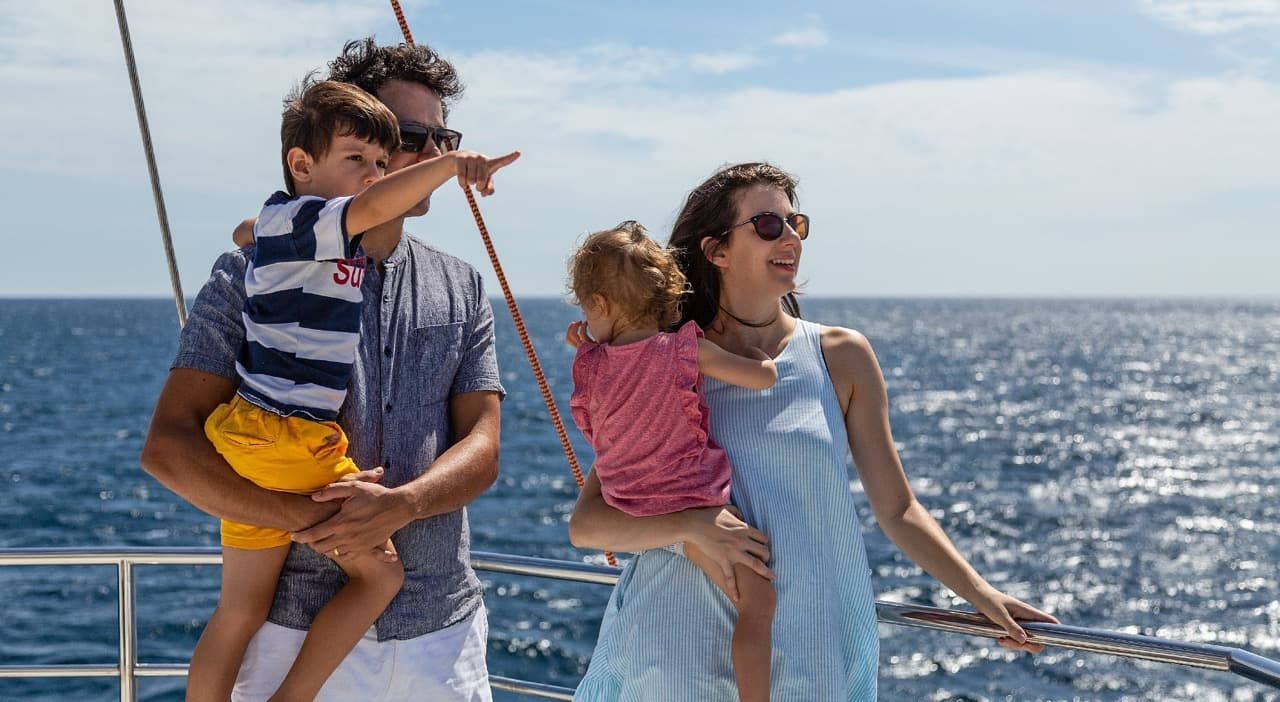 Family Seascape Day — Sail Lanka