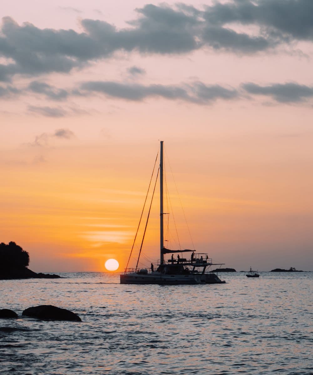 Reefs & Ramparts — sailing the south coast — 2